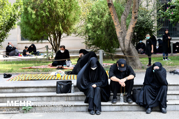 مراسم تاسوعای حسینی در مصلی دانشگاه تهران