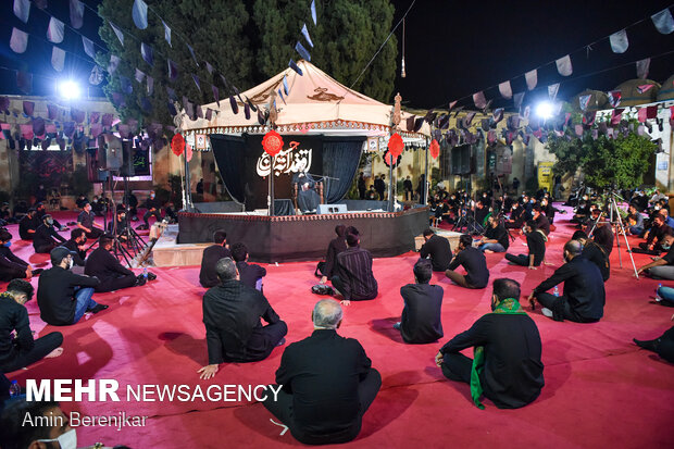 مراسم عزاداری شب عاشورای حسینی در حرم حضرت علی بن حمزه(ع) شیراز