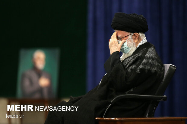 Leader attends Ashura night mourning ceremony
