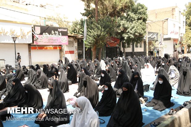 اقامه نماز ظهر عاشورا در ورامین