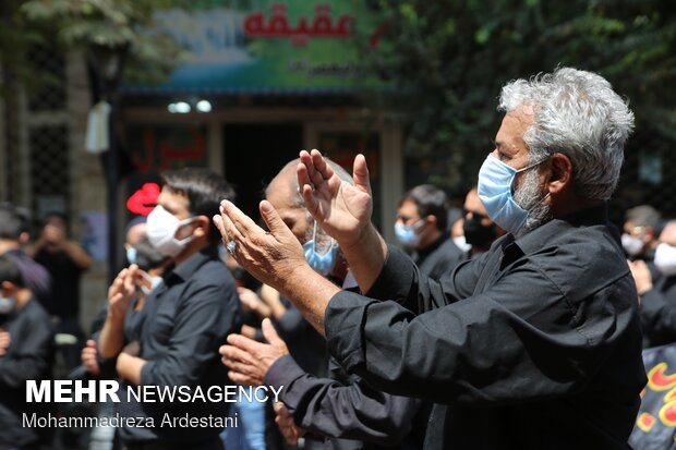 اقامه نماز ظهر عاشورا در ورامین