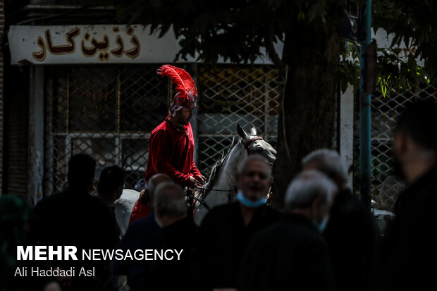 آئین خیمه سوزان ظهر عاشورا در بازار تهران