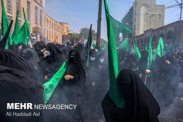 آئین خیمه سوزان ظهر عاشورا در بازار تهران