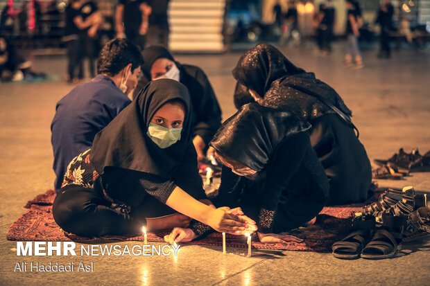 Ceremony of ‘Sham-e-Ghariban’ marked in Imam Hussein Sq.
