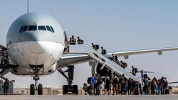 Britanya, Afganistan'dan tahliye sürecini tamamladı