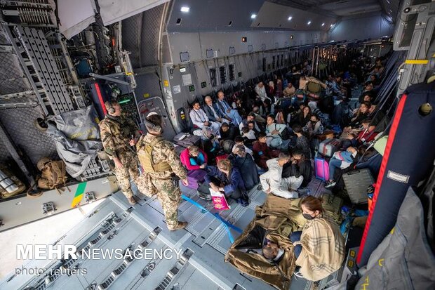 Kabil havalimanı; Afgan halkının tek kaçış yolu
