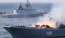 مناورات بحرية ايرانية روسية صينية في الخليج الفارسي