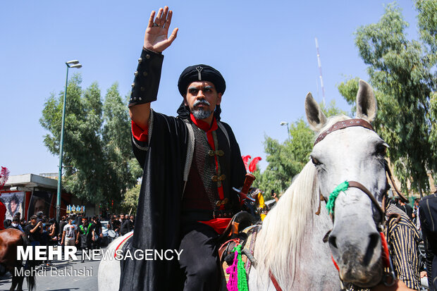 کاروان نمادین اسرای کربلا در قم