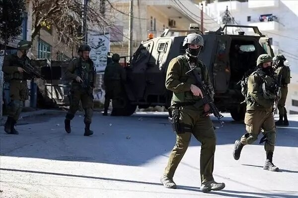 Zionist military forces raid Palestinians in West Bank