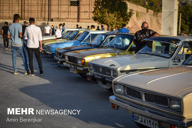 Classic and historical cars in Shiraz
