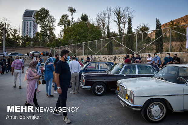 Classic and historical cars in Shiraz
