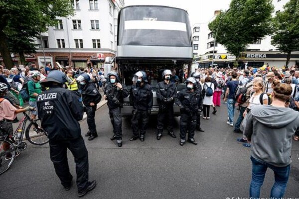 هزاران شهروند آلمانی علیه دولت این کشور به خیابان ها آمدند