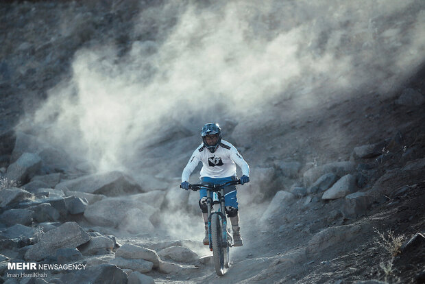 عکس منتخب ماه_مرداد 1400-مسابقات قهرمانی دوچرخه سواری دانهیل
