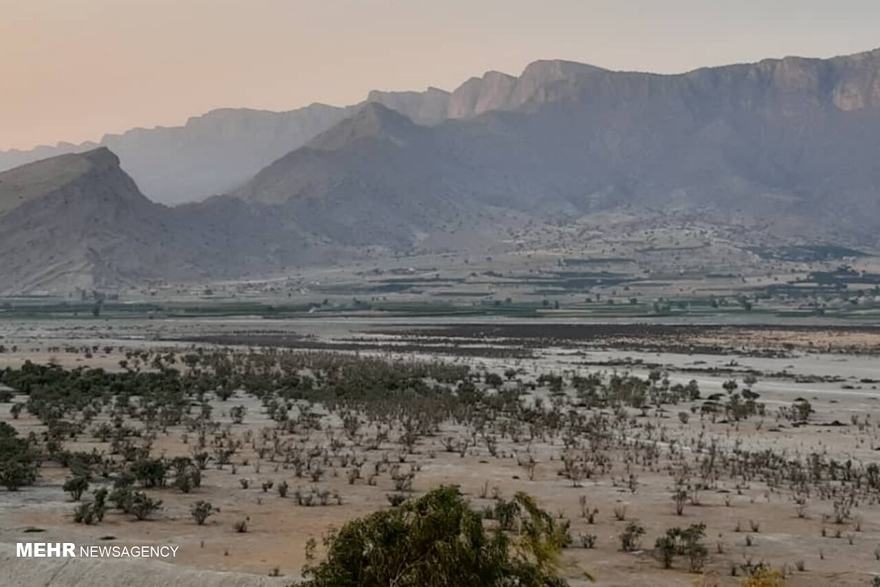 بزرگترین دریاچه آب شیرین خاورمیانه در خشکی مطلق