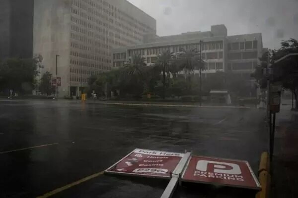 Hurricane Ida causes blackout in US New Orleans, one dead 