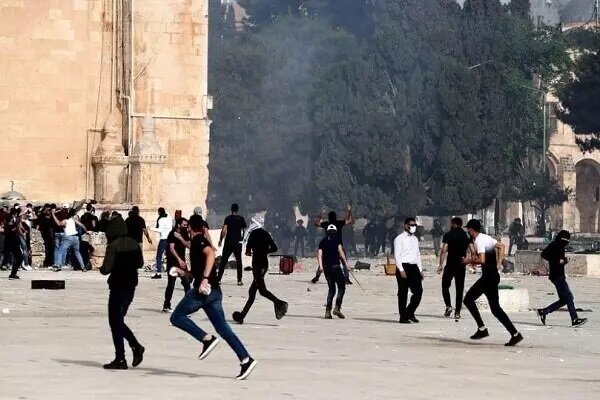 Zionists settlers raid Al-Aqsa Mosque in occupied lands