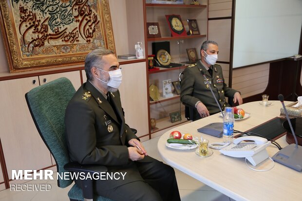  Iranian Defense Minister meets Army chief