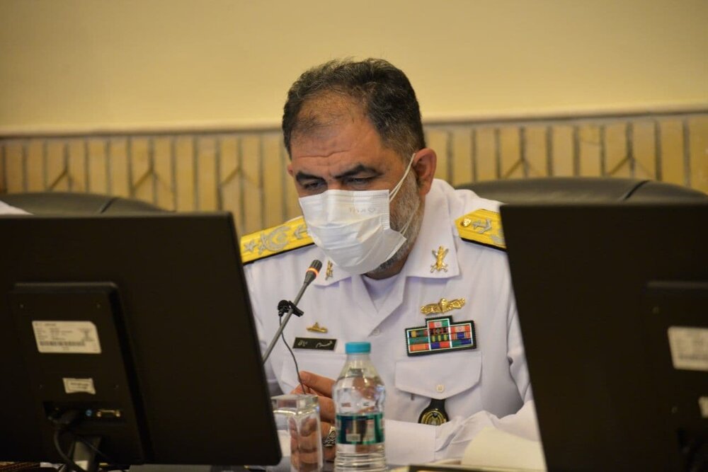 استماع گزارش امیر ایرانی از پیشرفت نیروی دریایی ایران