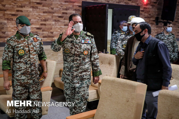 امیر علیرضا صباحی فرد، فرمانده نیروی پدافند هوایی ارتش در مراسم رونمایی از سامانه‌های پدافند هوایی ارتش