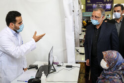 Tehran mayor opens vaccination center in Tehran Goftegoo Park