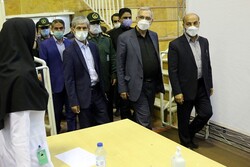 وزير الصحة الايراني: عملية التطعيم تتخذ وتيرة اسرع