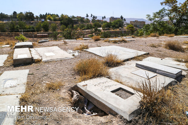 مردگان خانه خراب