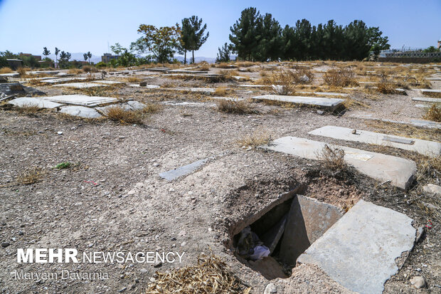 مردگان خانه خراب