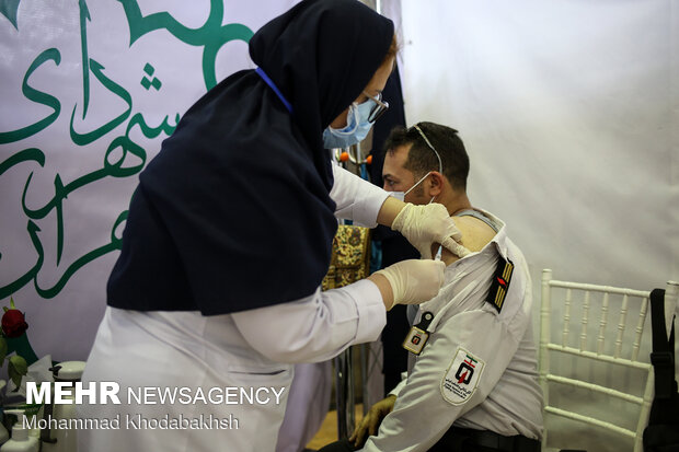 Tehran mayor opens vaccination center of Goftegoo Park

