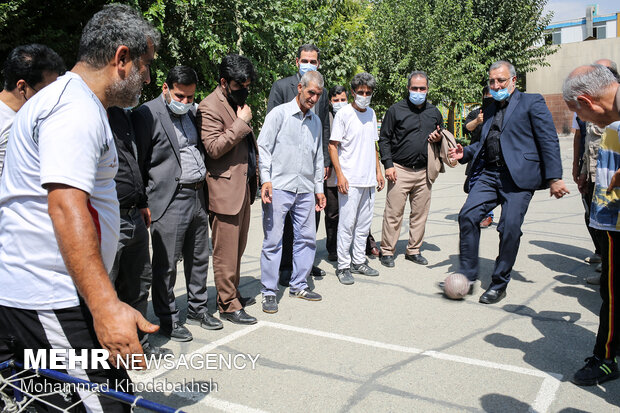 Tehran mayor opens vaccination center of Goftegoo Park
