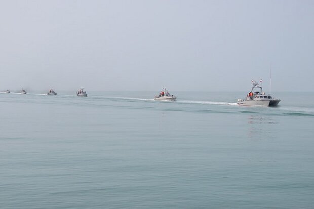 رزمایش اقتدار دریایی در آب‌های خلیج فارس برگزار شد