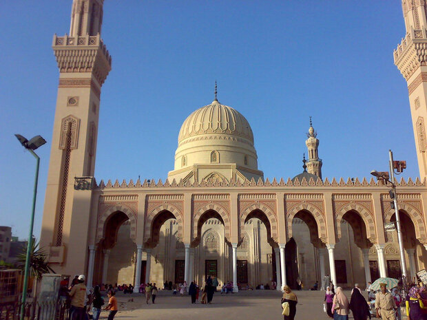 مصر، مصلای بانوان مسجد «سیدة زینب (س)» قاهره را تعطیل کرد