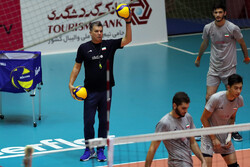 تعطیلی به صلاح والیبال ایران نیست/ مگر سیرجان می‌خواهد قهرمان شود؟