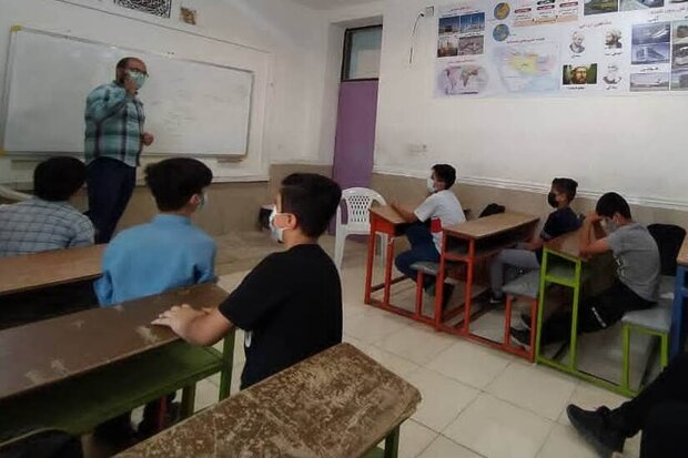 رنج خراسان جنوبی از کمبود معلم/ نیروهای خرید خدمت روی لبه تیغ رنج خراسان جنوبی از کمبود معلم/ نیروهای خرید خدمت روی لبه تیغ