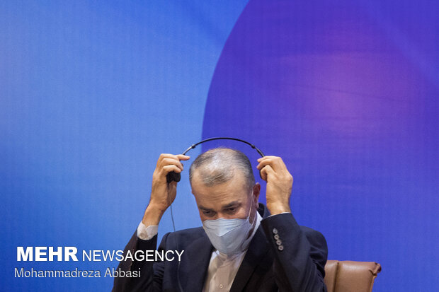 نشست وزیر امور خارجه ایران با روسای کلیه نمایندگی های سیاسی مقیم تهران