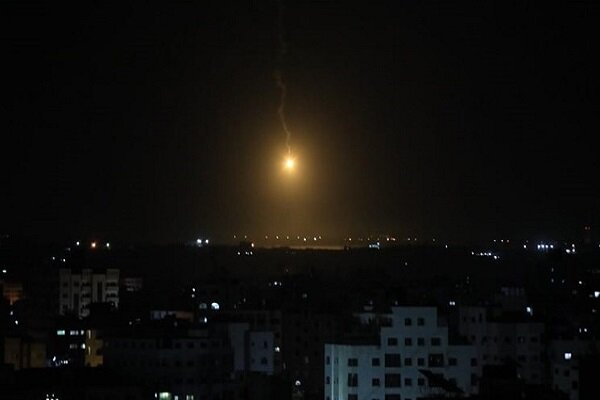 Zionists attack targets in Northern, Southern Gaza Strip