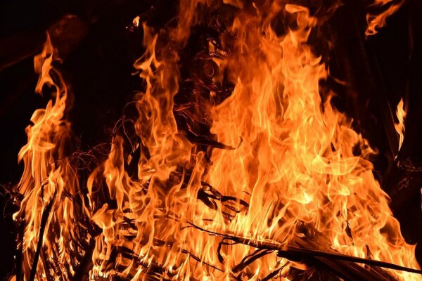 خانواده رفسنجانی در آتش سوختند/ جان باختن کودک ۴ ساله