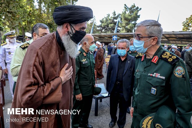  سرلشکر محمد باقری رئیس ستاد کل نیروهای مسلح  و  حجت الاسلام سید احمد مرتضوی مقدم رئیس دیوان عالی کشور  در مراسم یادبود سرلشکر فیروزآبادی