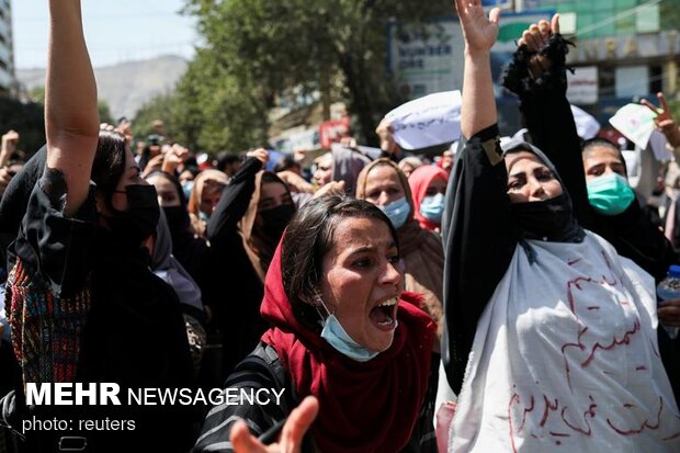 "طالبان": سنتيح مجالا للنساء في الحكومة بما يتوافق مع أحكام الشريعة