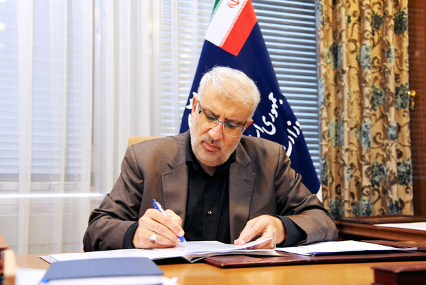 وزارة النفط الايرانية توقع عقود بقيمة 15.6 مليار دولار 