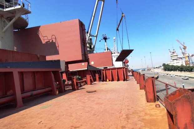 صادرات محصولات شرکت فولاد اکسین خوزستان از سر گرفته می‌شود