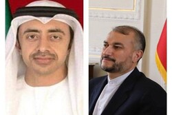 Iran-UAE FMs hold phone call to discuss bilateral relations