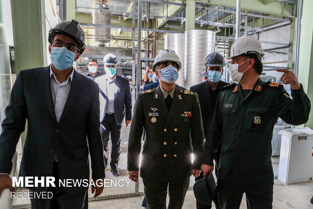 Defense minister's visit to Fakhra vaccine company