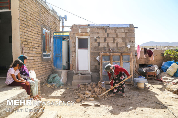 اردوی جهادی دانشجویان خراسان شمالی درمناطق زلزله زده گرمه و جاجرم