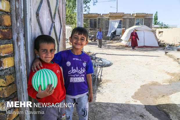 اردوی جهادی دانشجویان خراسان شمالی درمناطق زلزله زده گرمه و جاجرم
