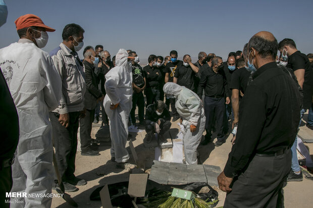 روزهای تلخ وادی رحمت تبریز در خاکسپاری متوفیان کرونایی