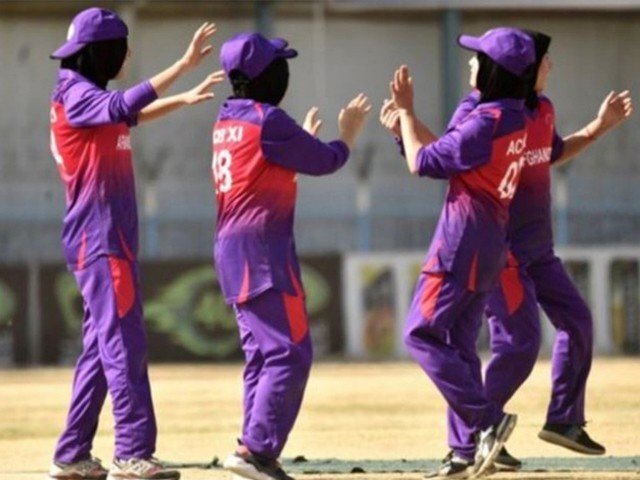 طالبان نے خواتین کرکٹ سمیت دیگر کھیلوں میں حصہ لینے پر پابندی عائد کردی