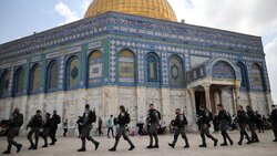 بریندار کردنی سێ سەربازی ئیسرائیلی لە قودس  بە چەقۆ