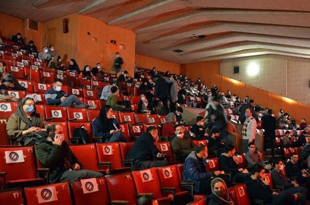 بازگشت حیات به سینماهای گیلان/چراغ اکران با «قهرمان» روشن می شود