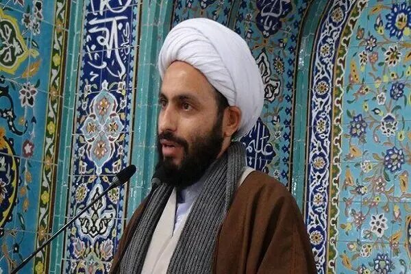 گیلانغرب مسئولی می خواهد که در عمل انقلابی باشد