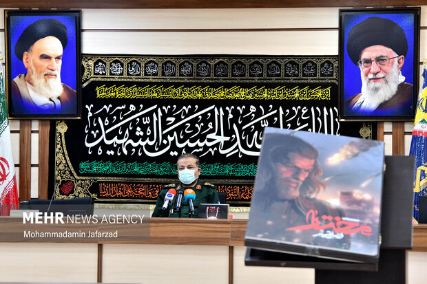 غلامرضا سلیمانی رییس سازمان بسیج مستضعفین در مراسم رونمایی از بازی مختار فصل قیام در حال سخنرانی است